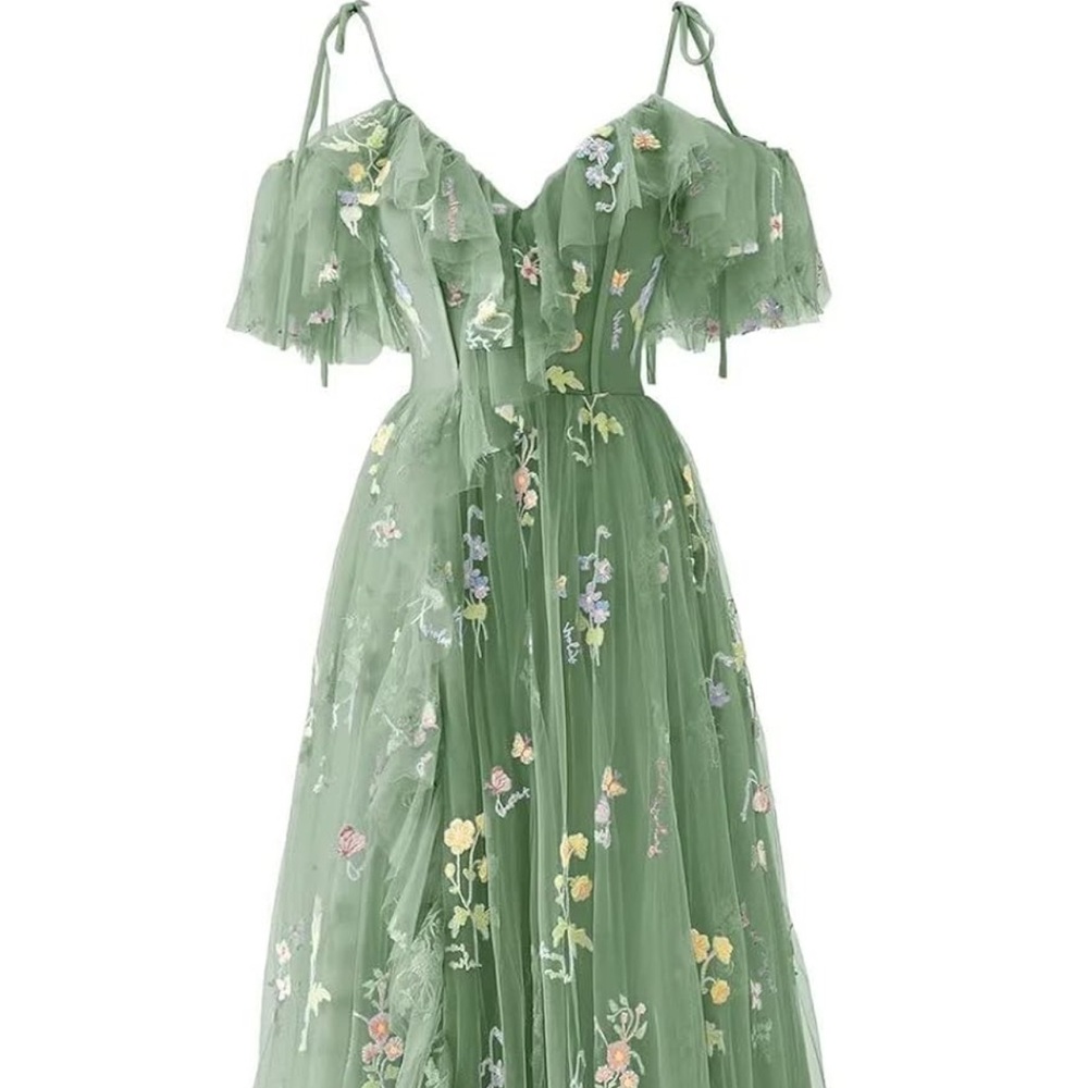 Basgute Light Green Floral Embroidered Tulle Formal Prom Dress Corset Back
